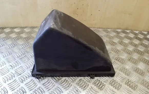 Audi A6 S6 C4 4A Air filter box cover 4A0133837B