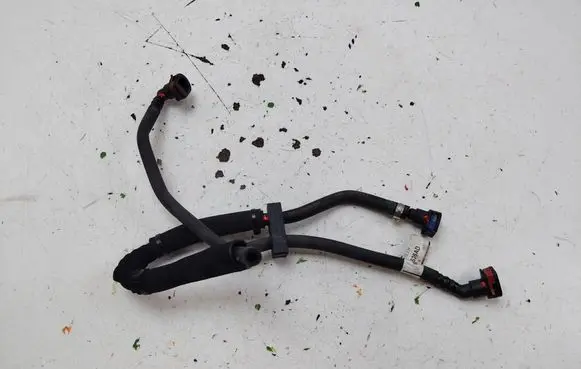 Jeep Cherokee Fuel return line/hose 68225636AD