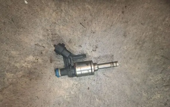 Mini One - Cooper Coupe R56 Fuel injector 0261500