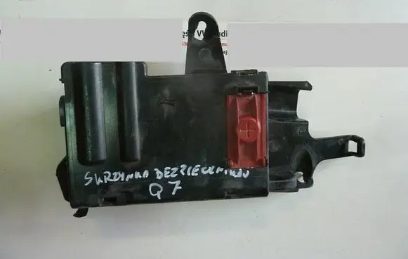 Audi Q7 4M Fuse module