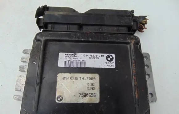 Mini One - Cooper R50 - 53 Engine control unit/module 7527610 S118012001N