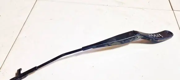Volvo V50 Front wiper blade arm 8620200