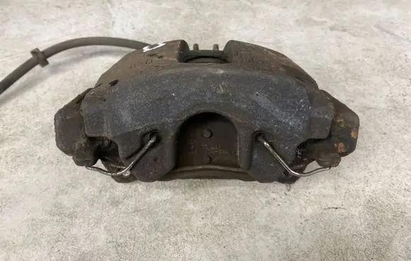 Volvo V70 Front brake caliper 9209725