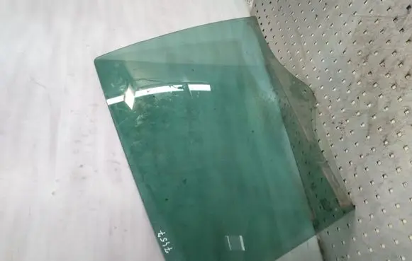 Renault Laguna II Rear door window glass 43R002092