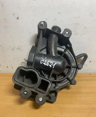 Mercedes-Benz E W212 Water pump A6512006401 C2521