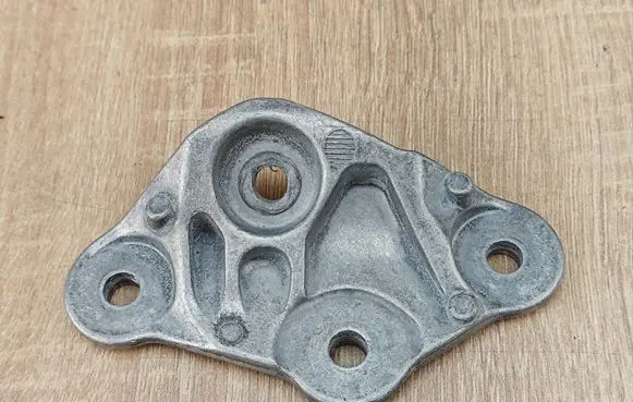 BMW 8 G16 Gearbox mounting bracket 6861571
