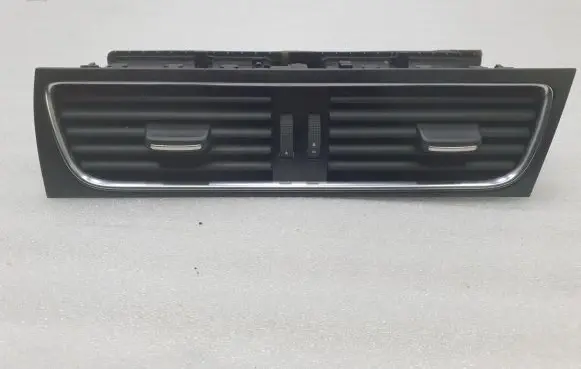 Audi A5 Sportback 8TA Dash center air vent grill 8T2820951B