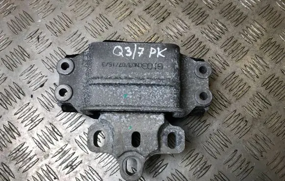 Audi Q3 8U Engine mount bracket 8J0199555