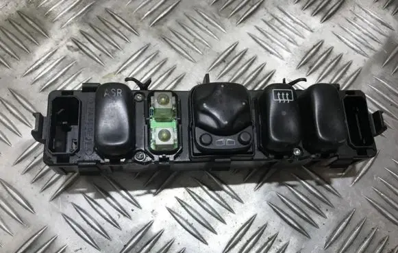 Wing mirror switch