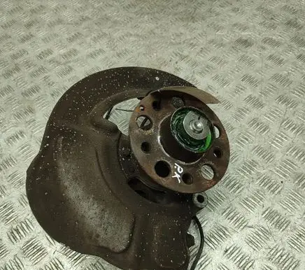 Mercedes-Benz CLS C218 X218 Front wheel hub A2183300125