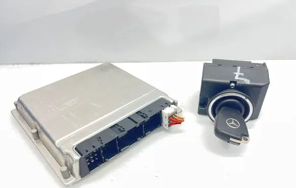 Mercedes-Benz S W220 Engine ECU kit and lock set 2155450008 A1131530079
