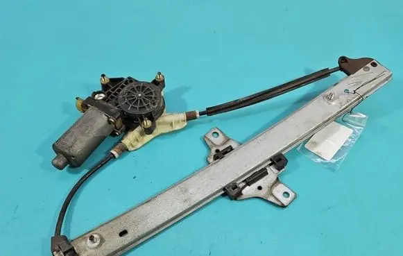 Toyota Avensis T220 Rear door window regulator with motor 0130821745 IMPRK1536973