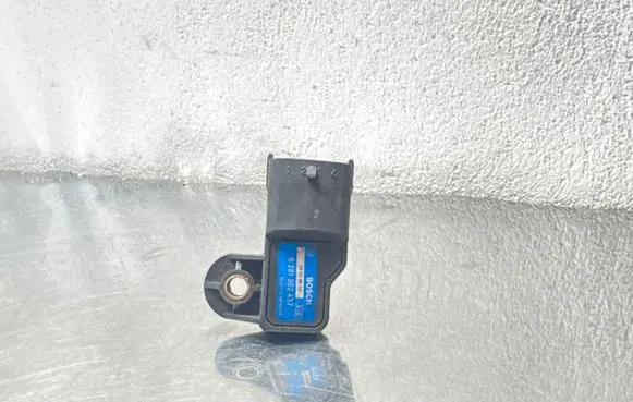 Opel Zafira B Air pressure sensor 0281002437 0210261C