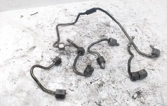 BMW 3 F30 F35 F31 Fuel injector supply line/pipe 