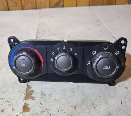Hyundai Matrix Climate control unit 9725017XXX