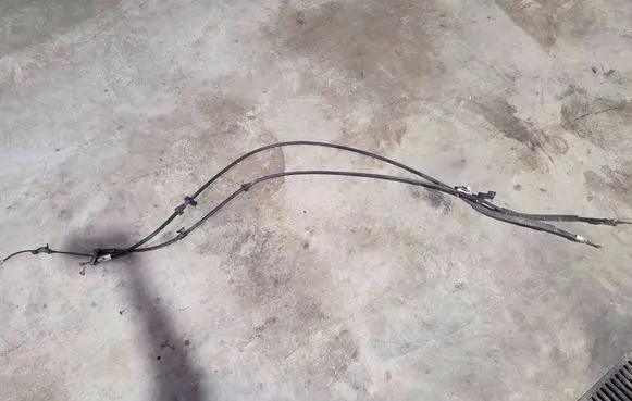 Handbrake/parking brake wiring cable