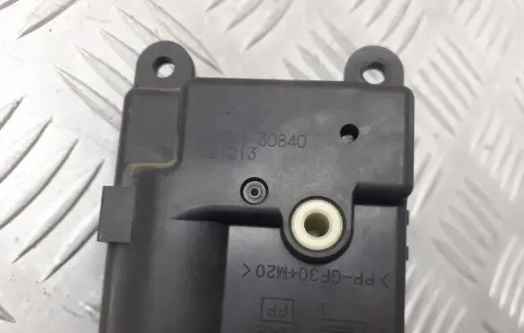 Nissan Altima A/C air flow flap actuator/motor 2L35130840