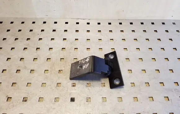 BMW 5 E60 E61 Rear door lower hinge 7068090
