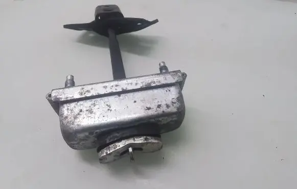 Ford Focus Front door check strap stopper
