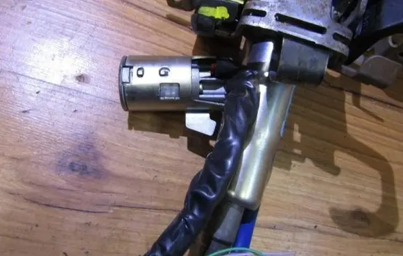 Renault Clio III Ignition lock contact 