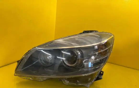 Mercedes-Benz C W204 Headlight/headlamp A2048207561