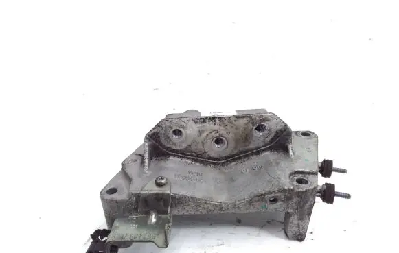 Fiat 500L Engine mounting bracket 55198565