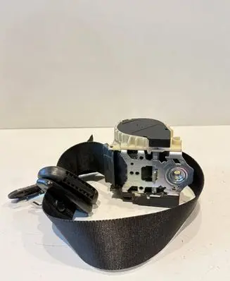 Ford Focus Front seatbelt 33040326