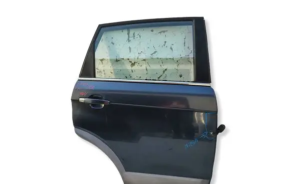 Chevrolet Captiva Rear door 