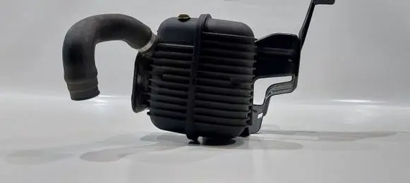 Audi A6 S6 C6 4F Vacuum air tank 8E0129955
