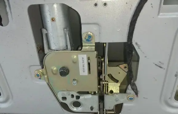 Mercedes-Benz E W210 Tailgate/trunk/boot lock/catch/latch