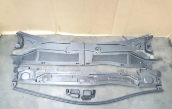 Peugeot 308 Wiper trim