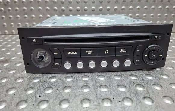 Peugeot Partner III Radio/CD/DVD/GPS head unit S26282743 96775574XT