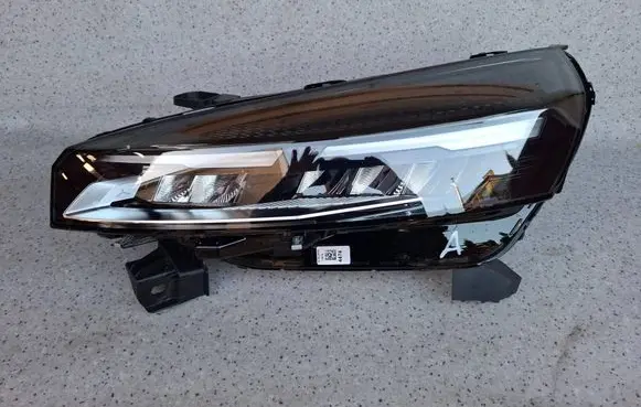 Renault Clio V Headlight/headlamp 260600149R 65976599 149R006600