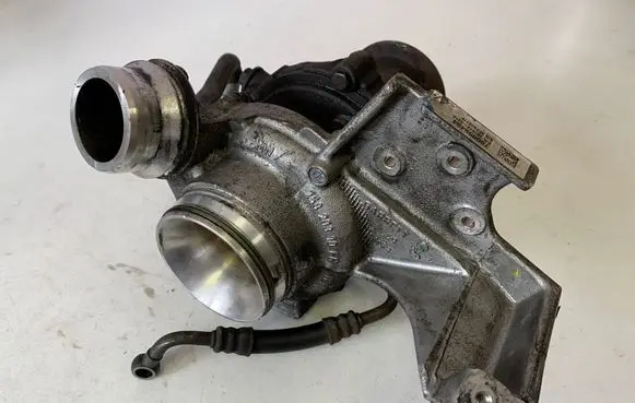 BMW 1 E81 E87 Turbo 25820310 780059404