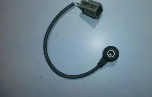 Ford Mondeo Mk III Detonation knock sensor 1s7a12a699ba 1072085c