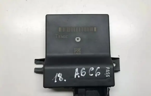 Audi A6 S6 C6 4F Gateway control module 4F0907468D
