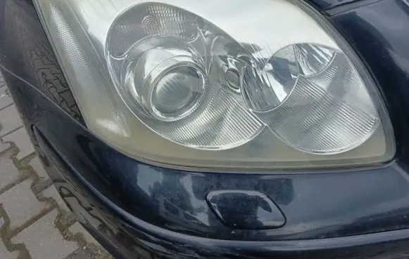 Toyota Avensis T250 Headlight/headlamp 