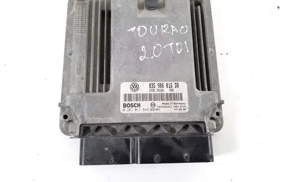 Volkswagen Touran I Engine control unit/module 03G906016DR
