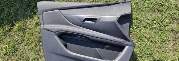 Peugeot 3008 II Front door card panel trim 9810511977 9815749877 9815749477