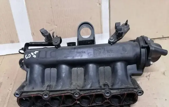 Opel Corsa D Intake manifold 55207035