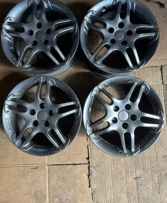 Toyota Celica T180 R15 alloy rim 