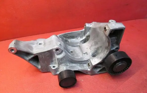 BMW 3 E90 E91 Generator/alternator bracket 7802639