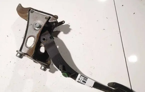 Toyota Yaris Brake pedal 
