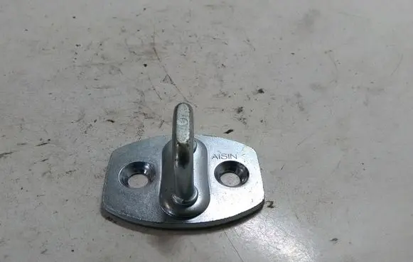 Toyota Land Cruiser (J150) Front door lock loop/hook striker 
