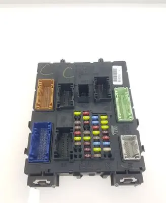 Ford Escape III Fuse module F1FT14A073 F1FT14A073SB