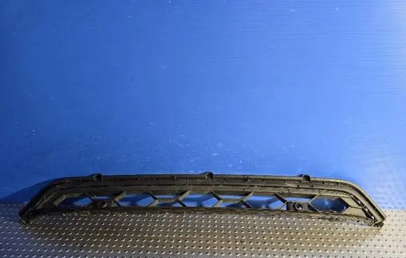 Volkswagen Tiguan Front bumper lower grill 5NA853677F