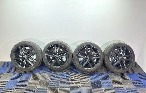 Lexus CT 200H R17 alloy rim
