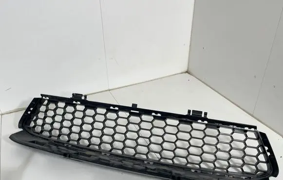 BMW M8 F91 F92 G14 G15 Front bumper lower grill 51118070755