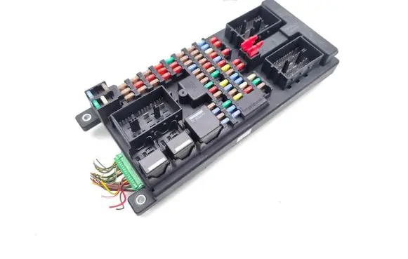 Land Rover Discovery 3 - LR3 Fuse module YQE500420 519051718