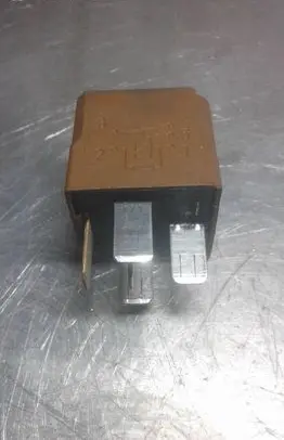 Opel Zafira A Other relay 90491314 4RD00779405